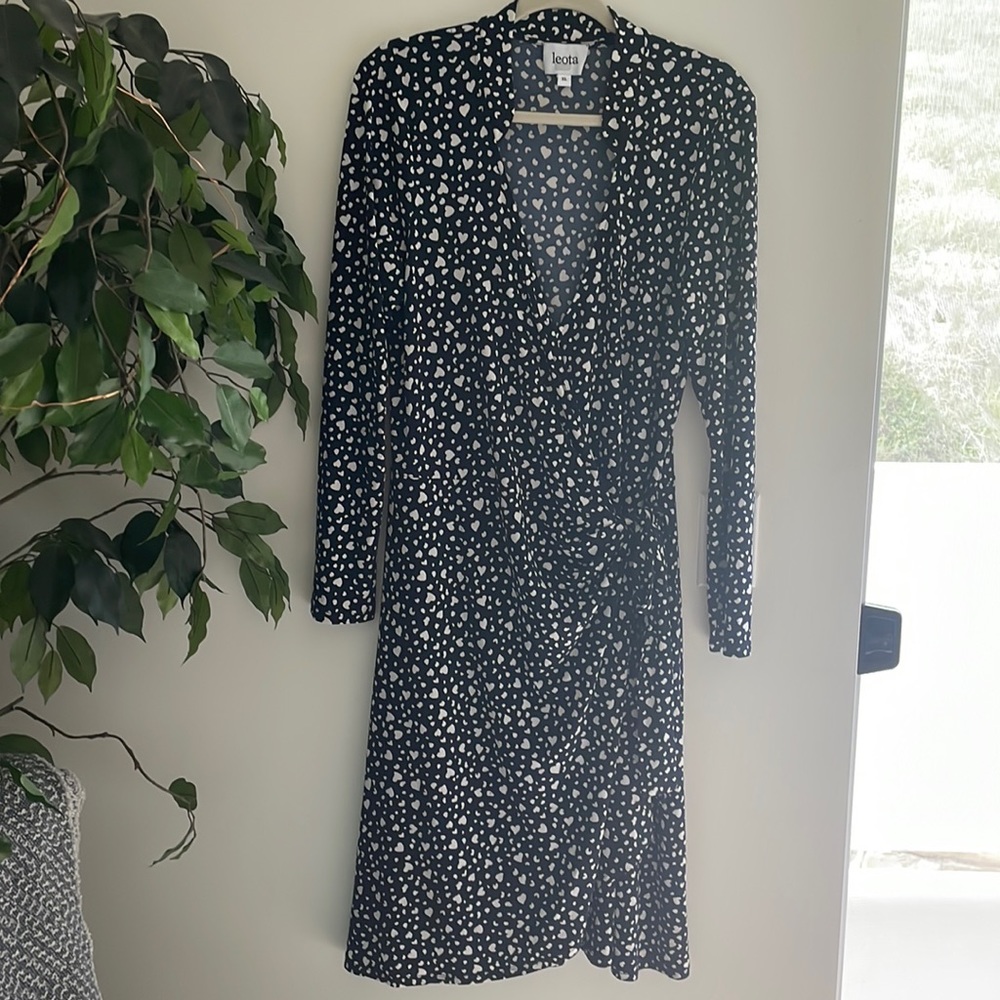 Leota navy blue heart print wrap dress size XL